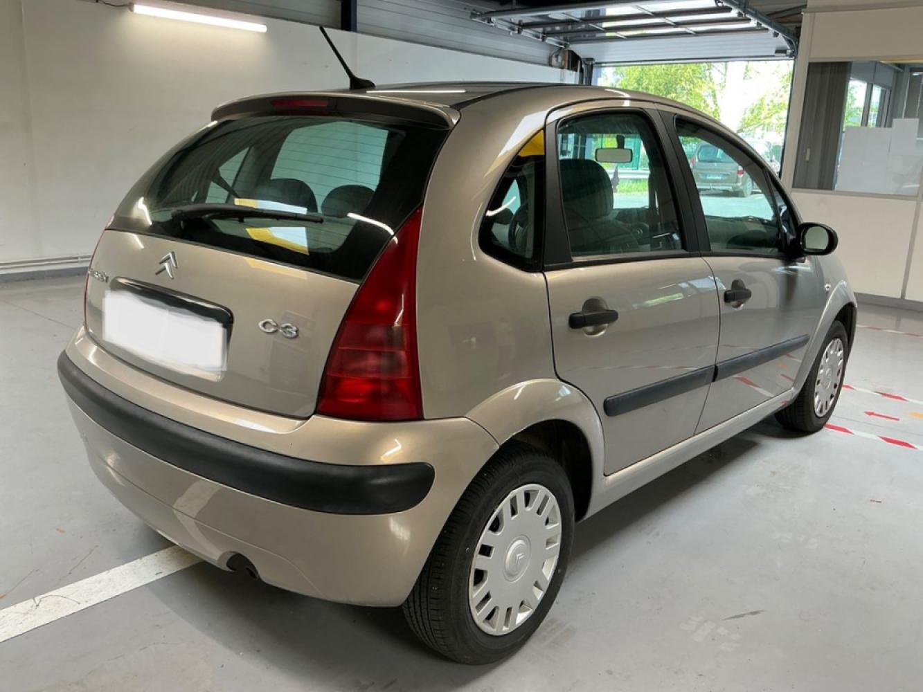 VEHICULE EN ARRIVAGE